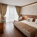 Hotel Family Berlin 3*