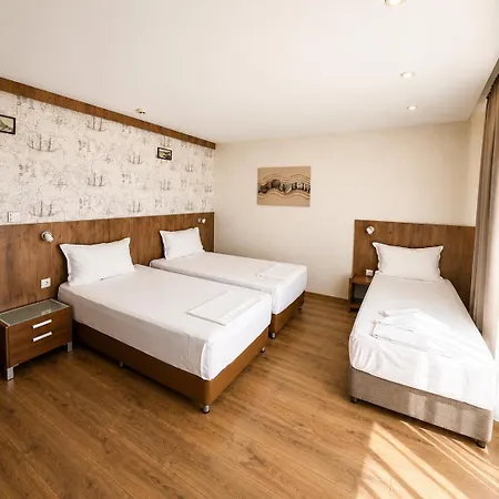 Family Berlin Szálloda 3*